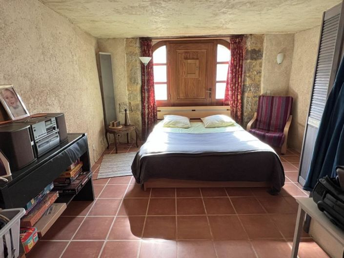 Image No.7-6 Bed House for sale