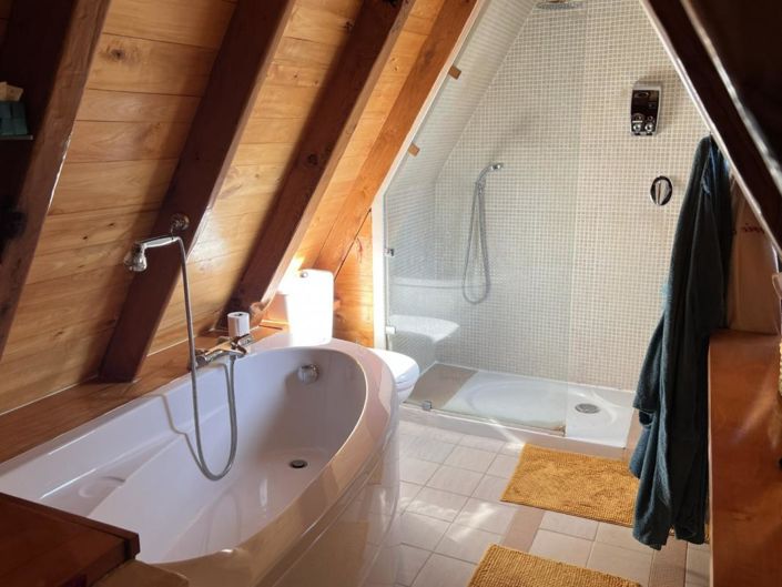 Image No.9-6 Bed House for sale