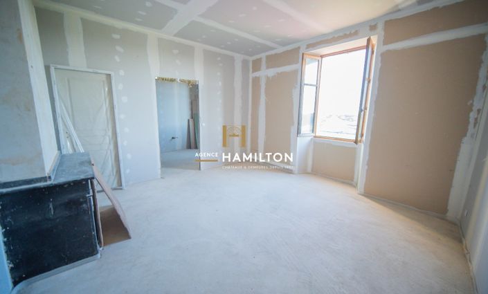 Image No.14-6 Bed Property for sale