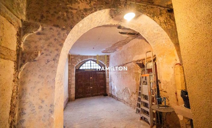 Image No.15-6 Bed Property for sale