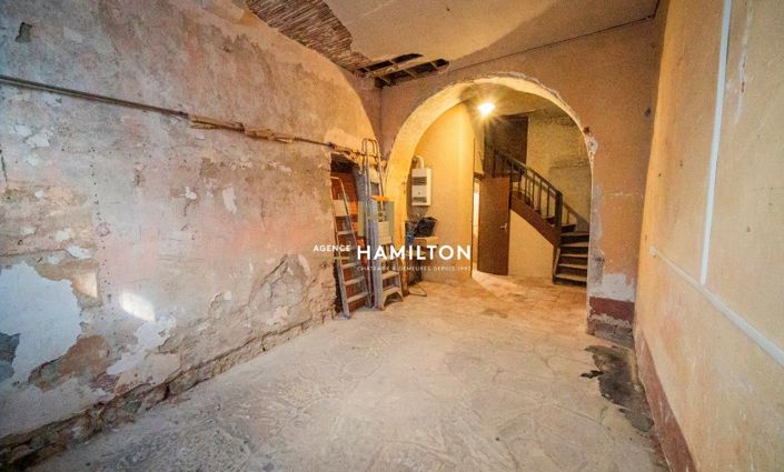 Image No.16-6 Bed Property for sale