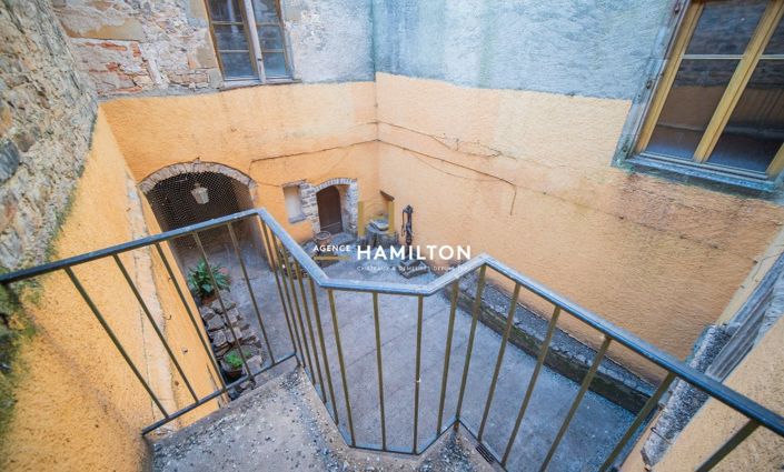 Image No.18-6 Bed Property for sale