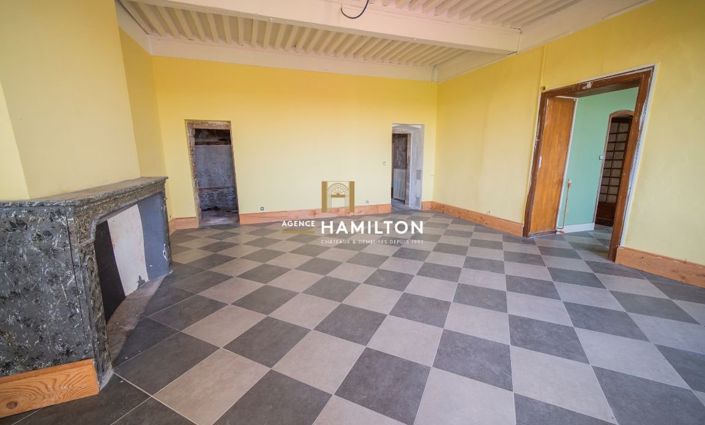 Image No.9-6 Bed Property for sale