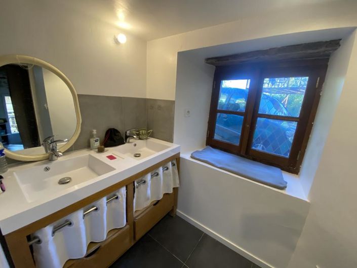 Image No.16-4 Bed Property for sale