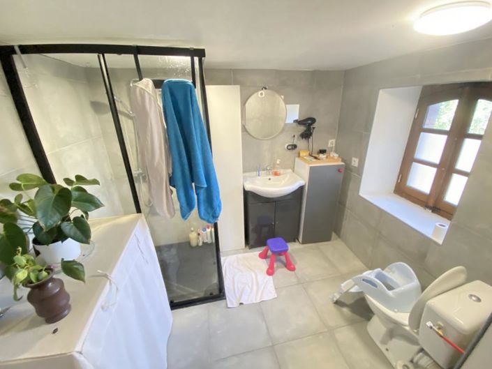 Image No.19-4 Bed Property for sale