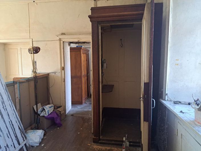 Image No.11-5 Bed Property for sale