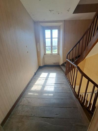 Image No.12-5 Bed Property for sale