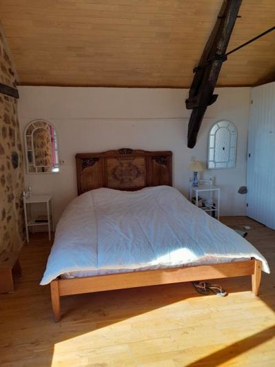 Image No.12-4 Bed Property for sale