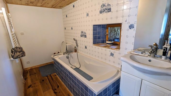 Image No.17-3 Bed Property for sale