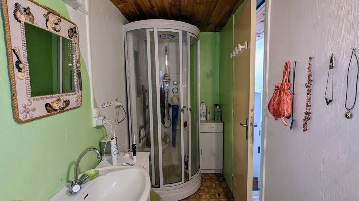 Image No.18-3 Bed Property for sale