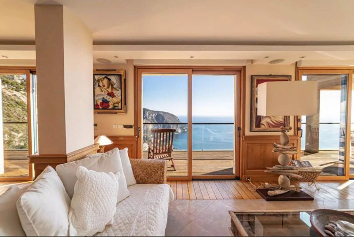 Image No.6-6 Bed Property for sale