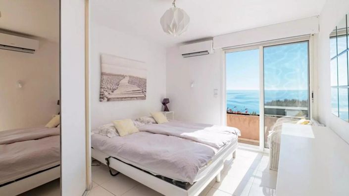 Image No.10-5 Bed Property for sale