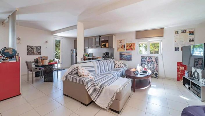 Image No.17-5 Bed Property for sale