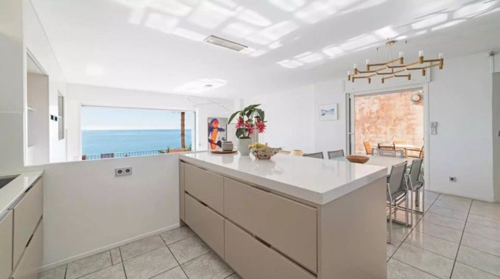 Image No.7-5 Bed Property for sale