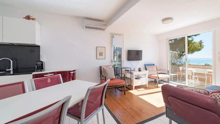 Image No.8-5 Bed Property for sale