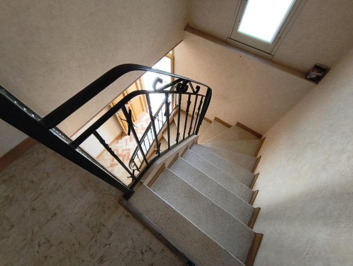 Image No.11-3 Bed Property for sale