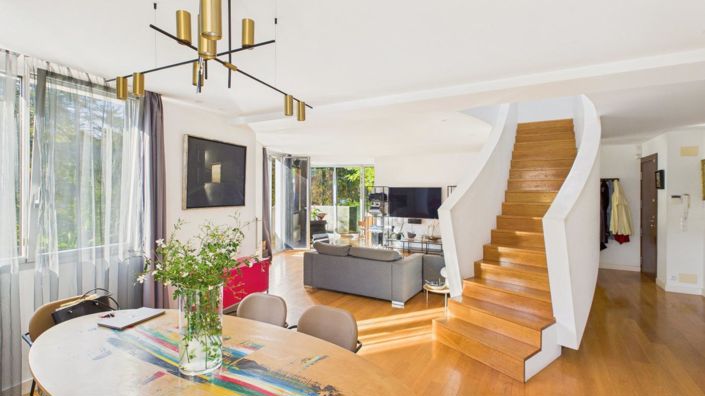 Image No.2-6 Bed House for sale