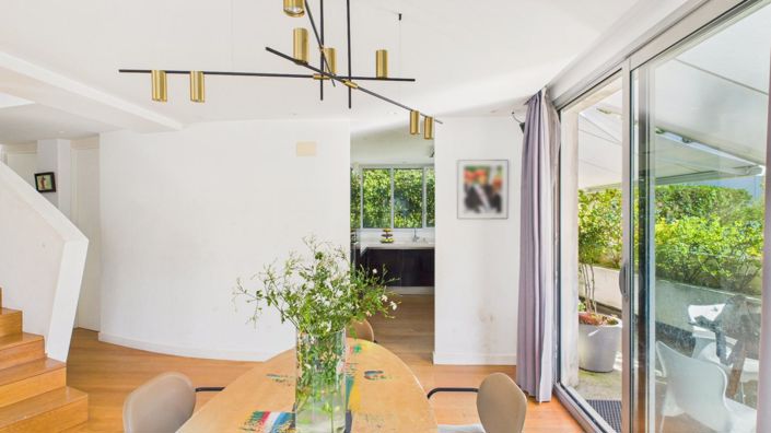 Image No.4-6 Bed House for sale