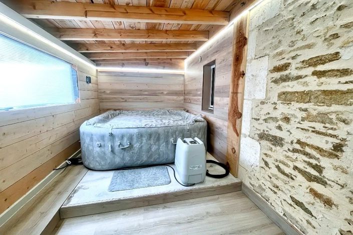 Image No.8-5 Bed House for sale