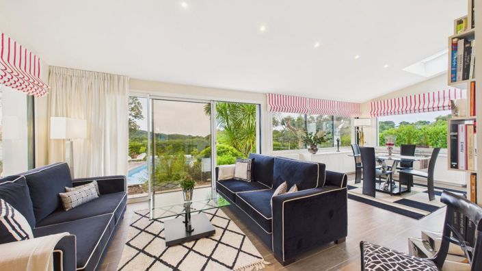 Image No.10-3 Bed House for sale