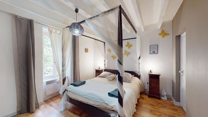 Image No.10-12 Bed Property for sale