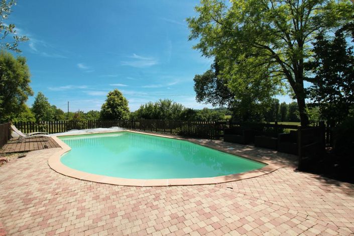 Image No.10-8 Bed Property for sale