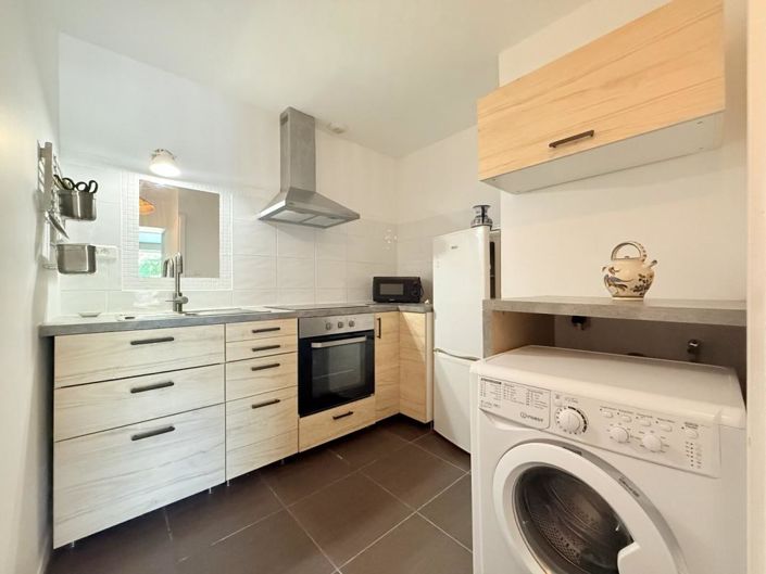 Image No.16-8 Bed Property for sale