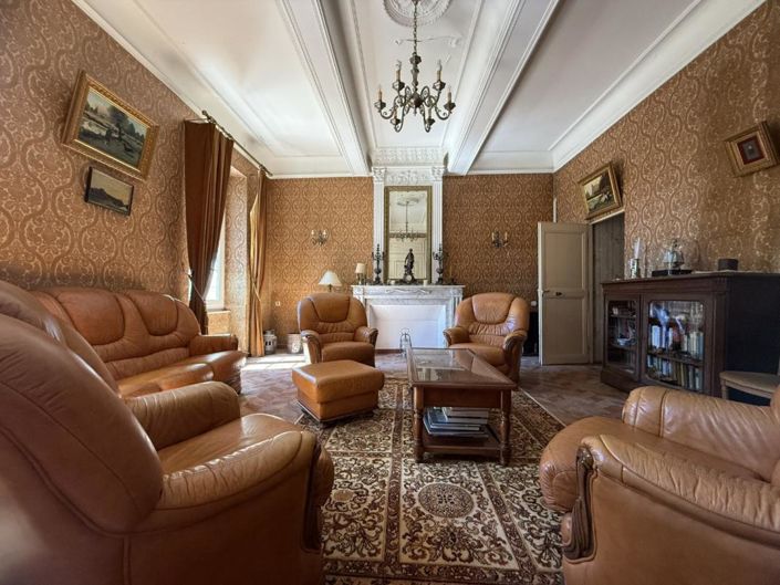 Image No.6-4 Bed House for sale