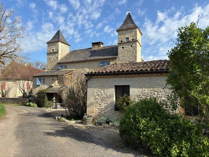 Image No.1-5 Bed House for sale