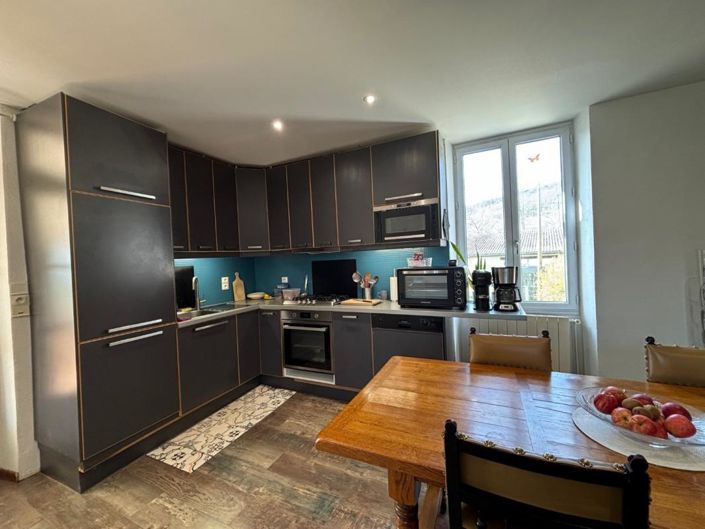 Image No.7-5 Bed House for sale