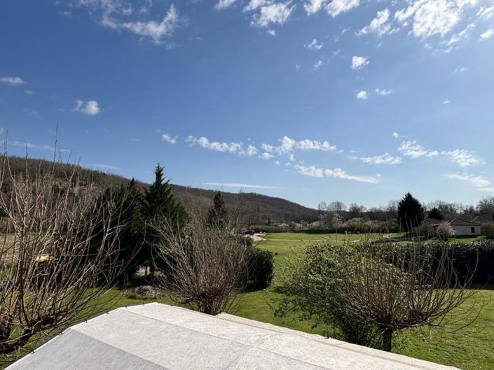 Image No.9-5 Bed House for sale