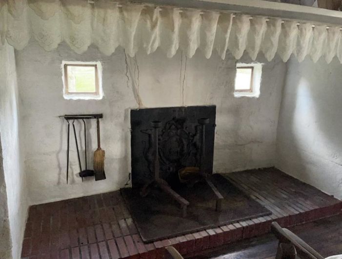 Image No.10-6 Bed Property for sale