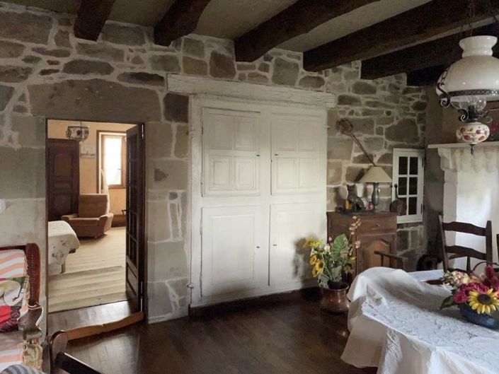 Image No.6-6 Bed Property for sale