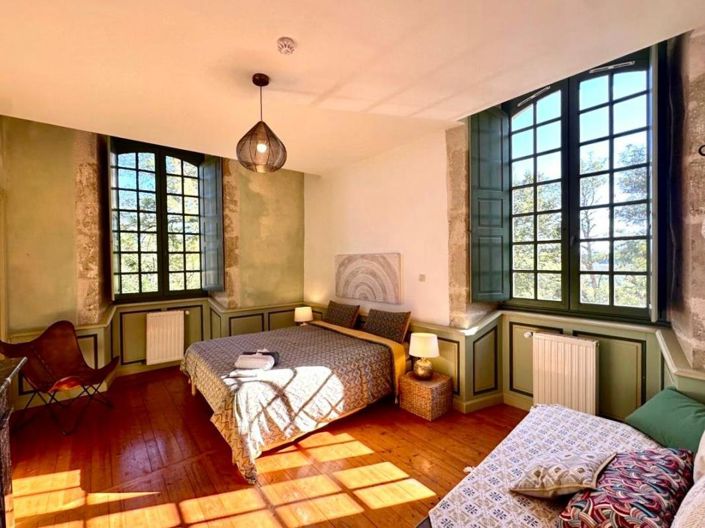 Image No.15-26 Bed Chateaux for sale