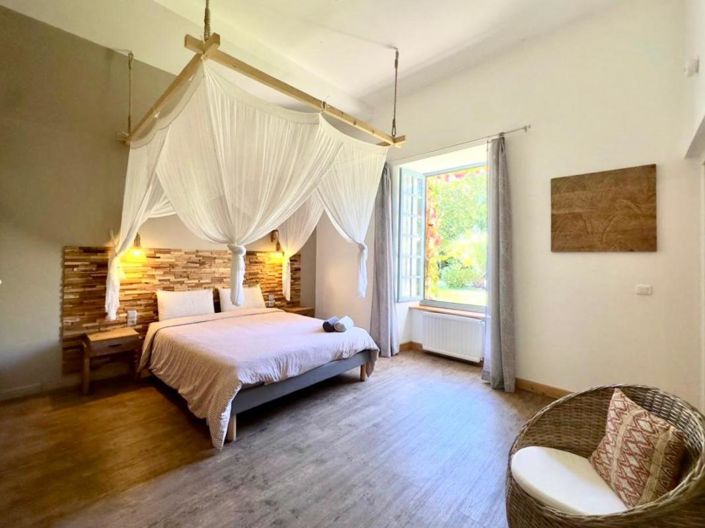 Image No.16-26 Bed Chateaux for sale