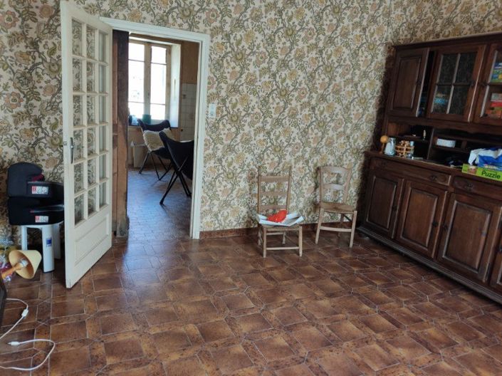 Image No.3-2 Bed Property for sale