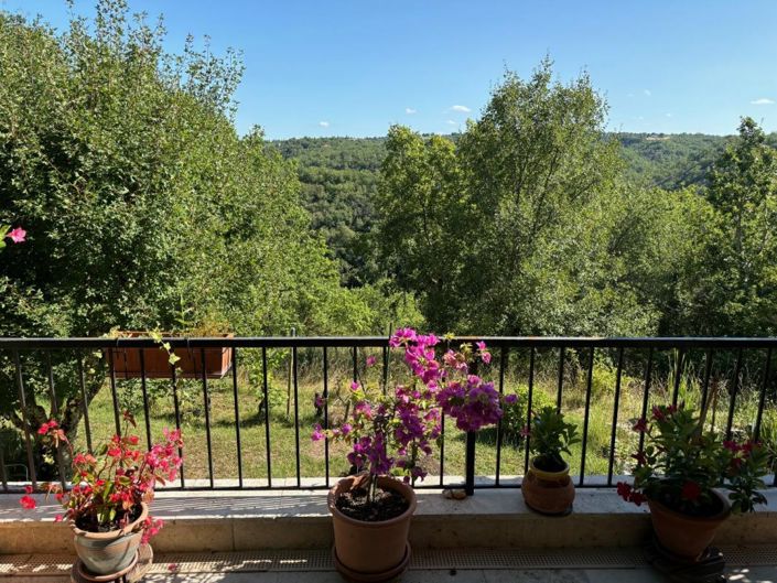 Image No.2-4 Bed House for sale