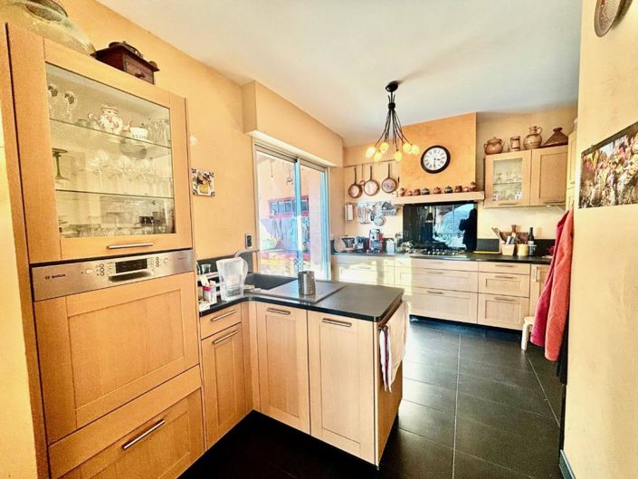 Image No.7-4 Bed House for sale