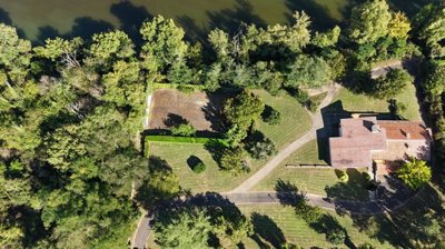 1 - Montauban, Property