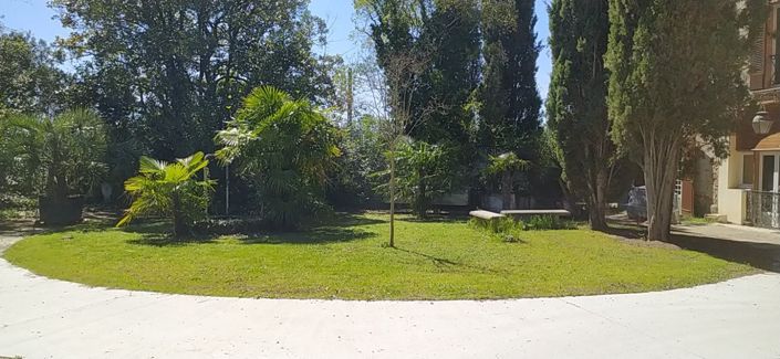 Image No.4-9 Bed Property for sale