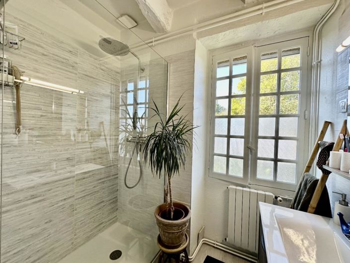 Image No.14-5 Bed Property for sale