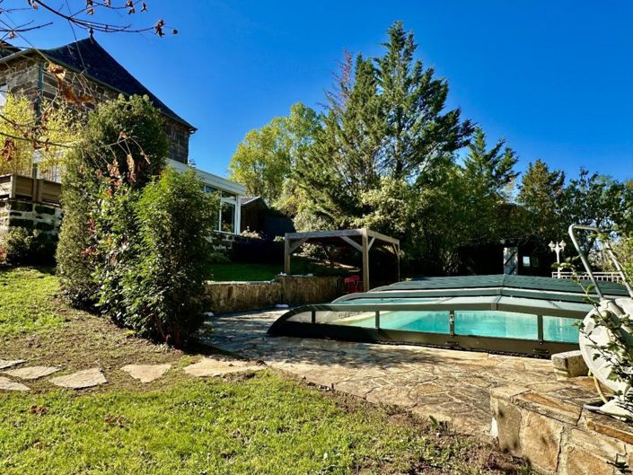 Image No.2-5 Bed Property for sale