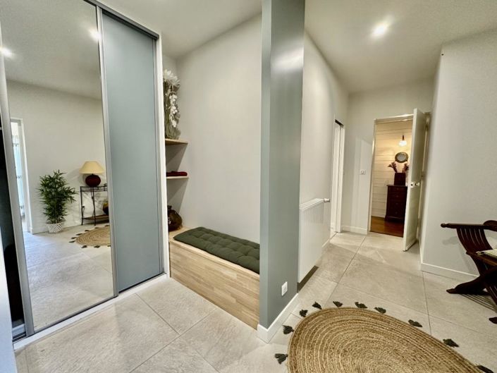 Image No.5-5 Bed Property for sale