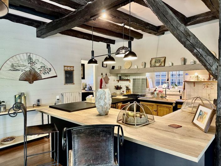 Image No.6-5 Bed Property for sale