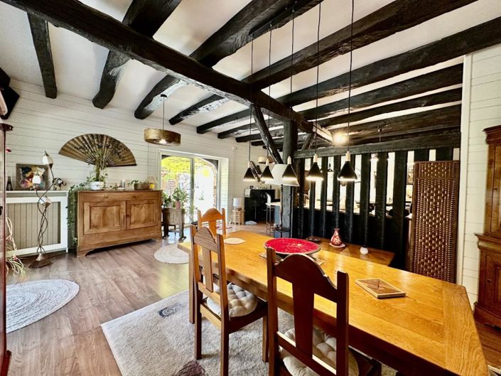 Image No.9-5 Bed Property for sale