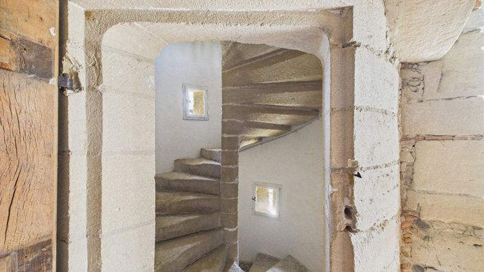 Image No.9-5 Bed Property for sale