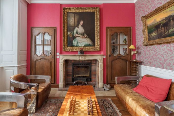 Image No.8-5 Bed Property for sale