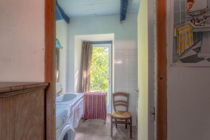 Image No.10-3 Bed Property for sale