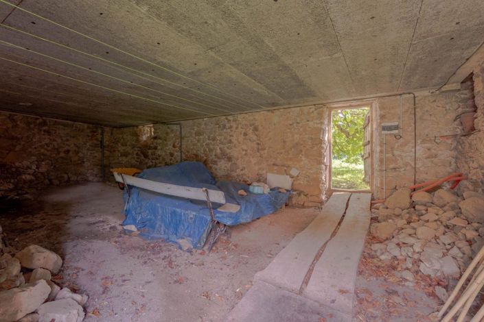 Image No.18-3 Bed Property for sale