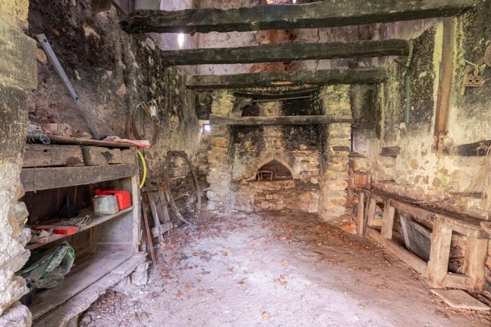 Image No.19-3 Bed Property for sale